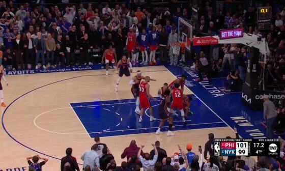 Knicks take the lead after an insane sequence in the final seconds of the game