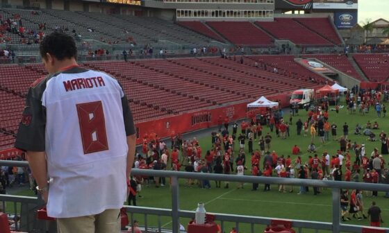 Greg Auman on X: “Thinking back to Bucs draft parties of yesteryear. This was 2015 …”