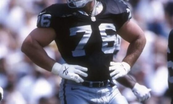 Day 76 of posting my favorite Raiders player to wear the number of the day: Steve “the Wiz” Wisniewski