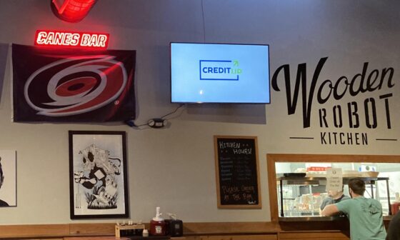 Charlotte Caniacs Meetup for Hurricanes vs Islanders Game 3 tonight at 7:30pm at Wooden Robot in Southend! GAME SOUND ON