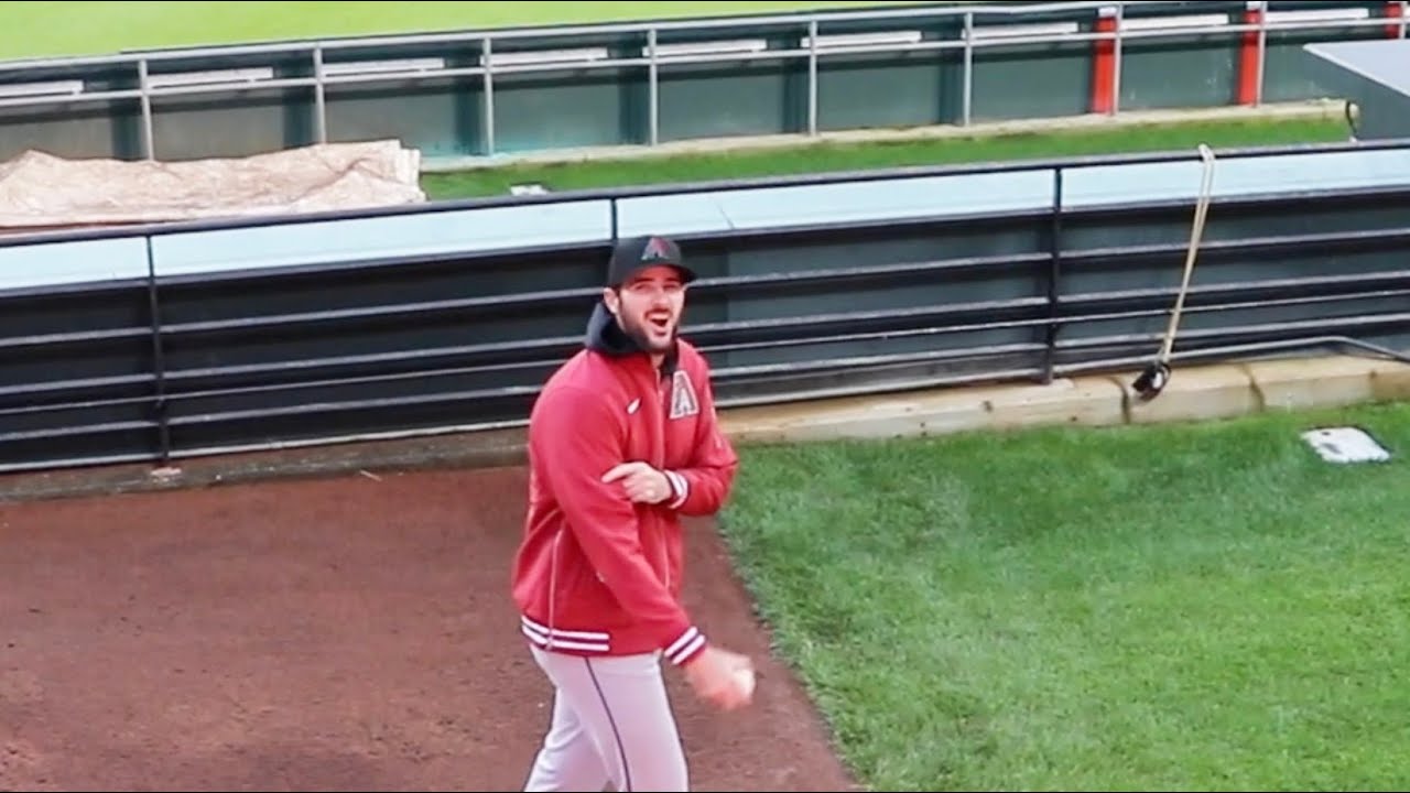 Pretending to be injured to troll the fans at Camden Yards