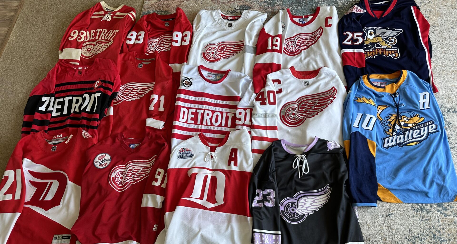 I need more Red Wings related jerseys.