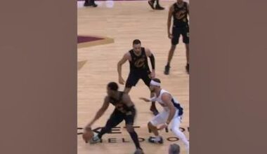 Spida moving effortlessly through congested traffic 😮‍💨 #nba #basketball