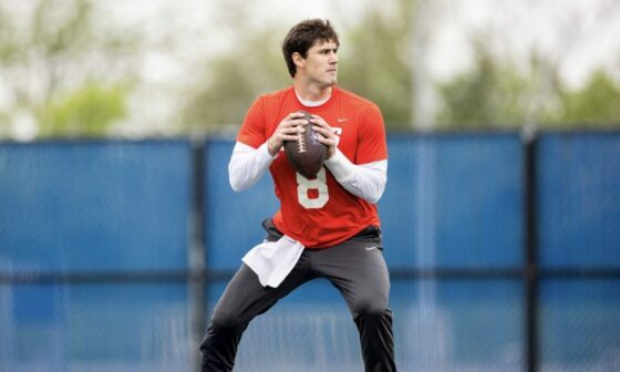[Duggan] The Giants posted a photo gallery from Phase 2 of the offseason program, which started this week. Workouts now include football drills. Here’s one of the photos of Daniel Jones participating. Barring a setback, don’t see any way he’s not ready for the start of camp.
