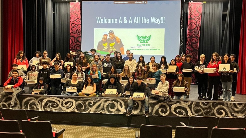 Aaron Jones still giving to Wisconsin kids