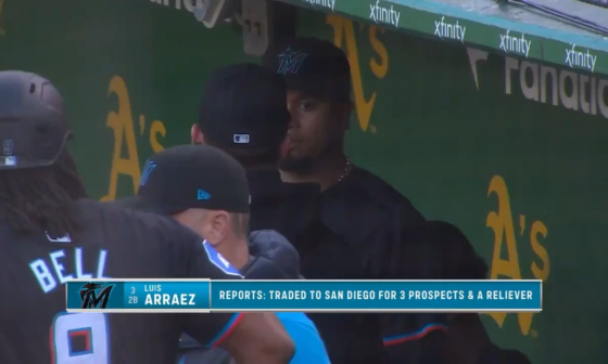 [Jomboy] Before the game Luis Arraez saw the mic and camera unsupervised so he started interviewing himself 😭