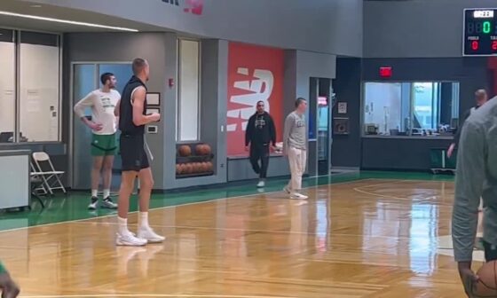 [Dalzell] Kristaps Porzingis is here and appears to be walking normally