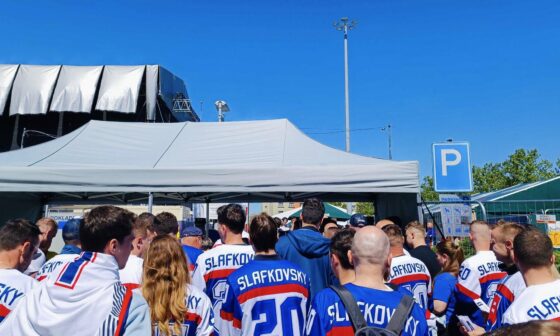 Juraj Slafkovsky on Habs fans back in April: “I feel like it’s good. I hope they like me. I love our fans. They’re great & I don’t have any problem of taking pictures or anything. That hasn’t been crazy. You guys should come to Slovakia if you wanna see what’s crazier.”