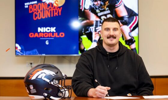 [Broncos] OFFICIAL: G Nick Gargiulo has signed his rookie contract. ✍️ Let's get to work, @Gargiulo_66!
