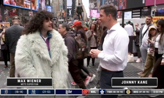 .
@JohnnyKaneBSD is back in New York and has reconnected with Mets superfan 
@maxisawiener to go shopping in Times Square.