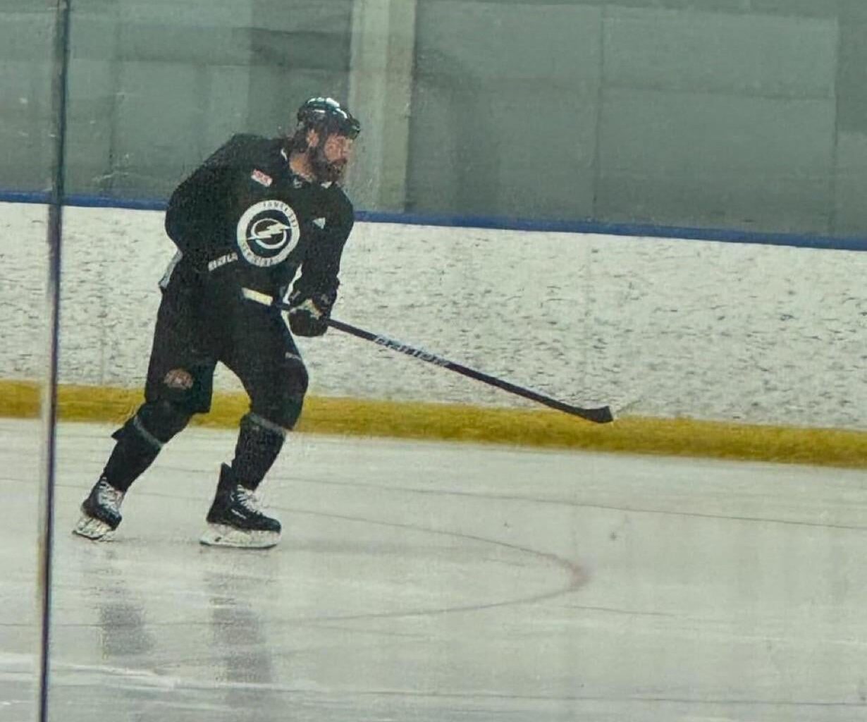Pat Maroon skating with other Lightning players in Brandon today. Killorn and Sustr are also there.