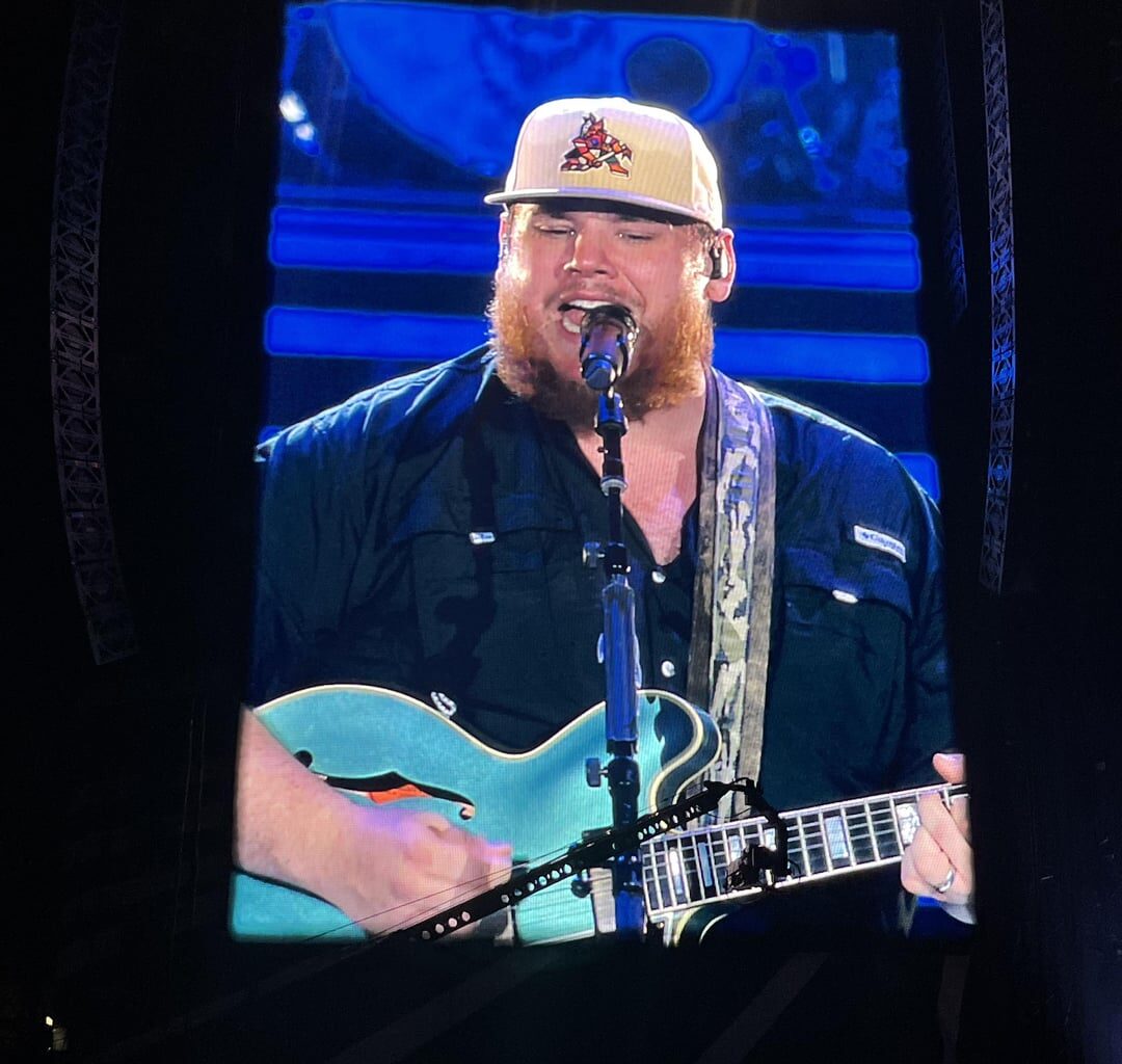 Yotes for ever-Luke Combs gets it