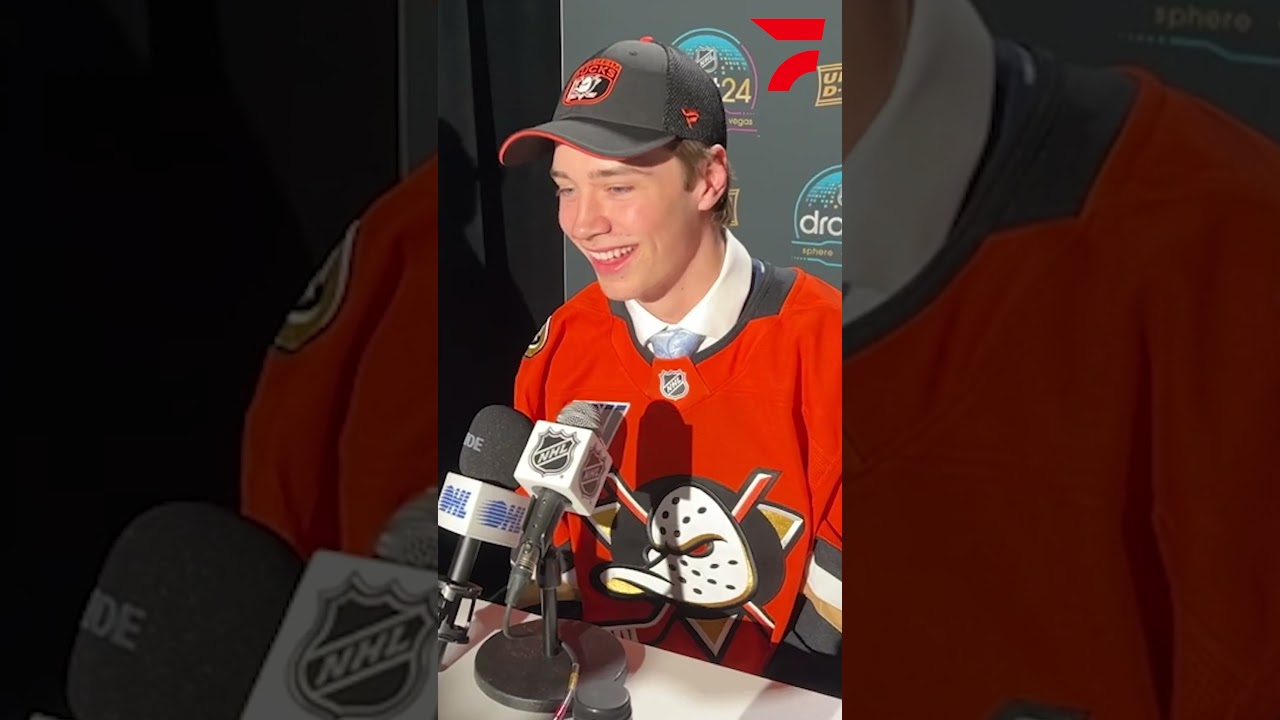 Beckett Sennecke didn't meet with the Anaheim Ducks here in Vegas 👀😮#Shorts #NHLDraft #FlyTogether
