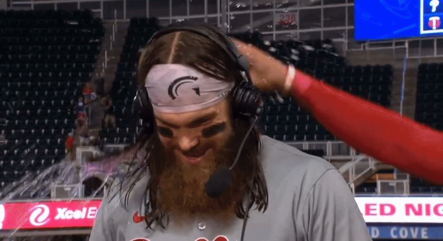 Marsh’s lil shimmy after getting daycared following last night’s (stressful) win 🥹