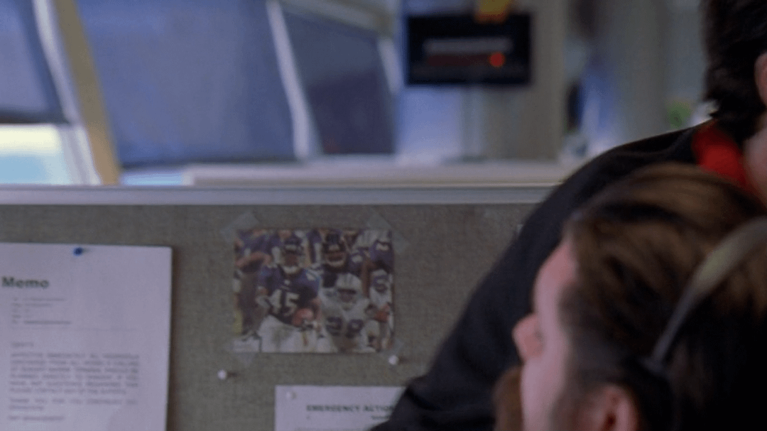 Watching The Wire for the first time and found this in S2 E3! About at 42:16