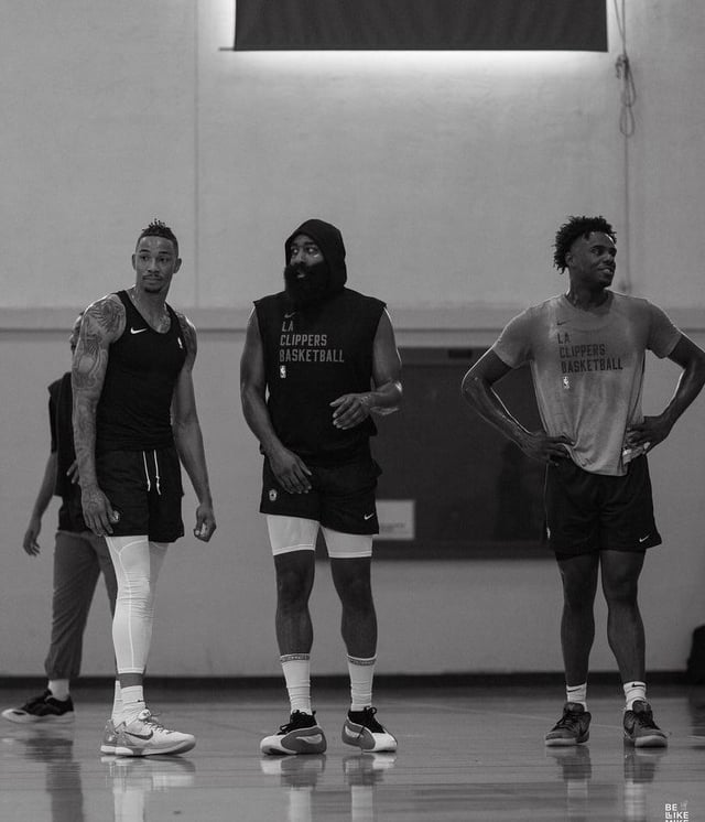 James Harden, Derrick Jones Jr, Jordan Miller, Cam Christie, Kobe Brown and Elijah Harkless scrimmaging together at the Rico Hines run at UCLA. Love the leadership by James Harden.