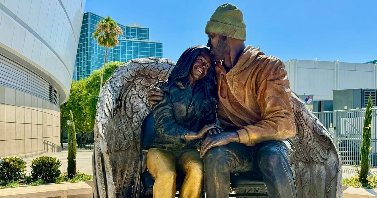 A closer look at emotional new Kobe Bryant statue as Lakers honor Gianna