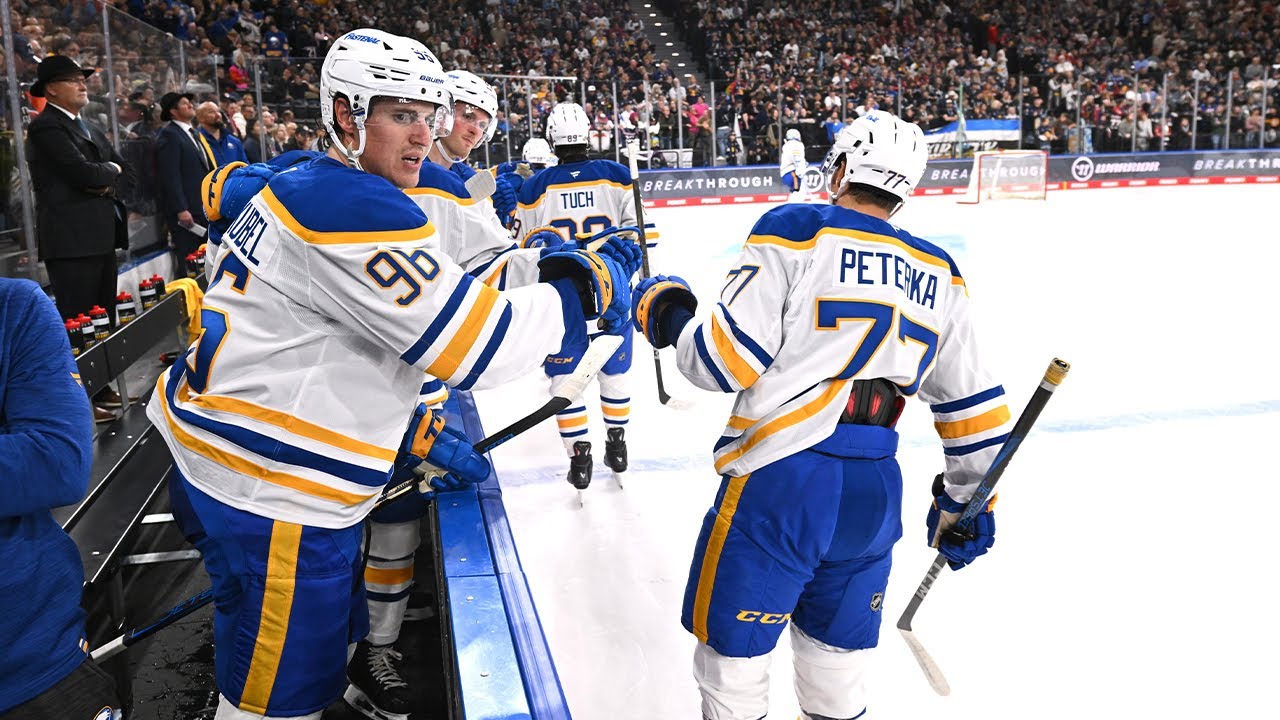 A homecoming goal for JJ Peterka! 🇩🇪❤️🚨