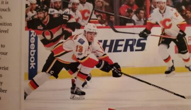 Was reading the book " Play Better Hockey " & he popped up 😔