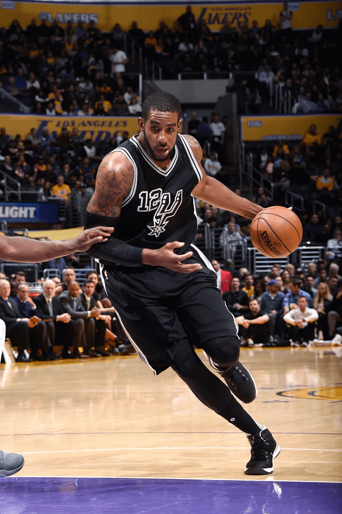 How would you describe this all-black Spurs jersey?