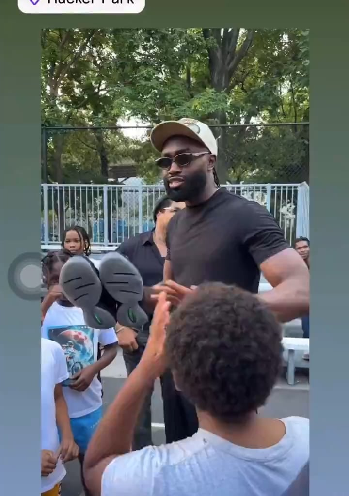 Jaylen Brown gifted a kid at Rucker Park a pair of his unreleased sneakers off his own feet & walked around barefoot in New York City