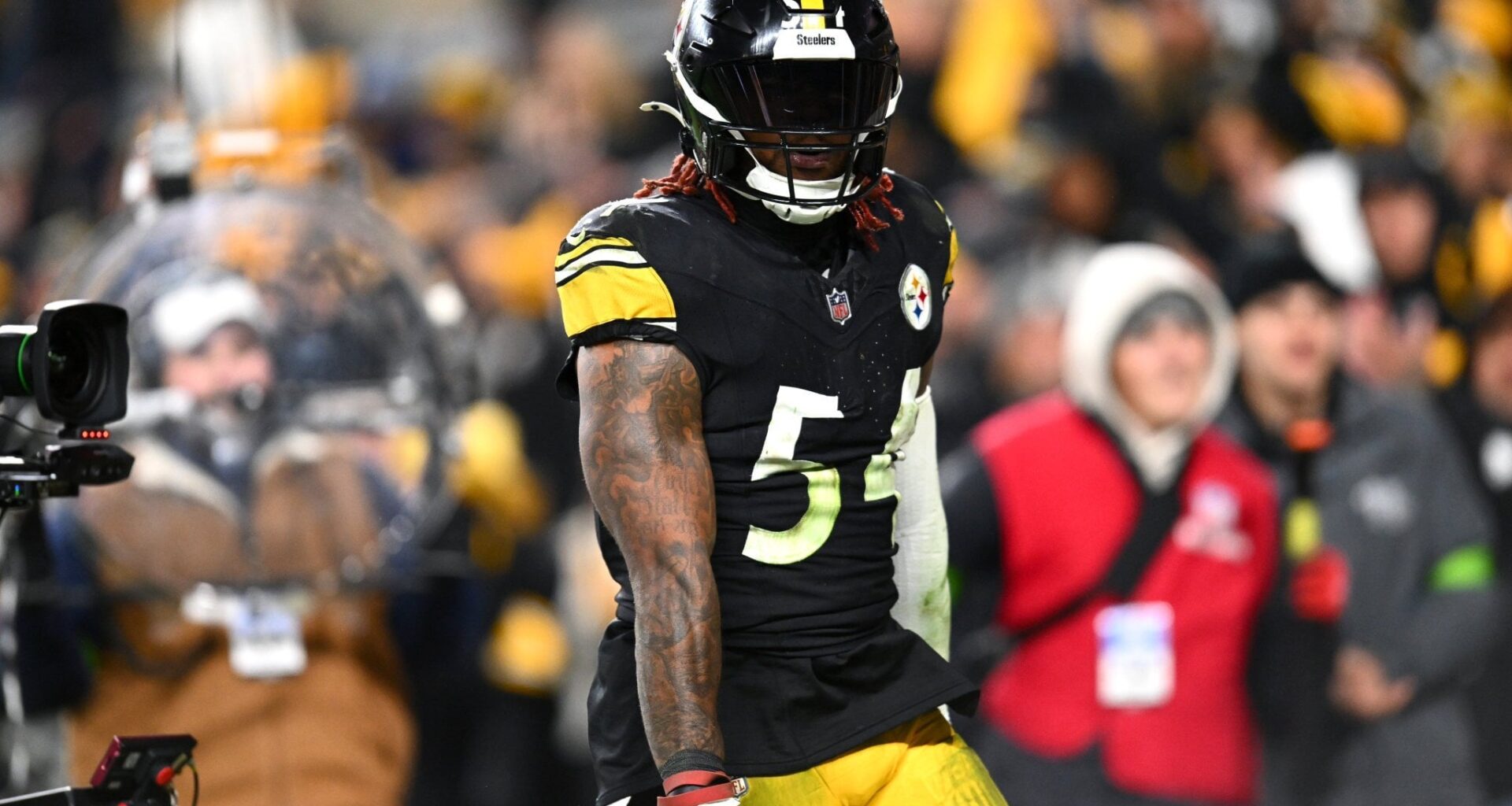 Veteran free-agent LB Kwon Alexander is signing to the Denver Broncos practice squad, per source.