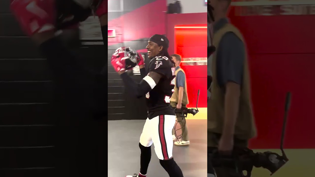 We're all smiles after the WIN over the New Orleans Saints 😁 #nfl #atlantafalcons #football  #riseup