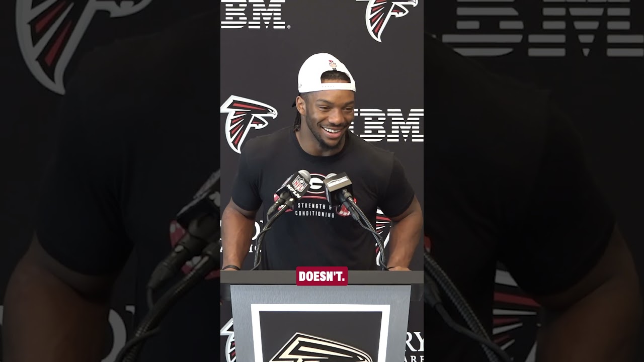 Charlie Woerner brought a Georgia shirt for Bijan Robinson to wear after the Texas game this weekend