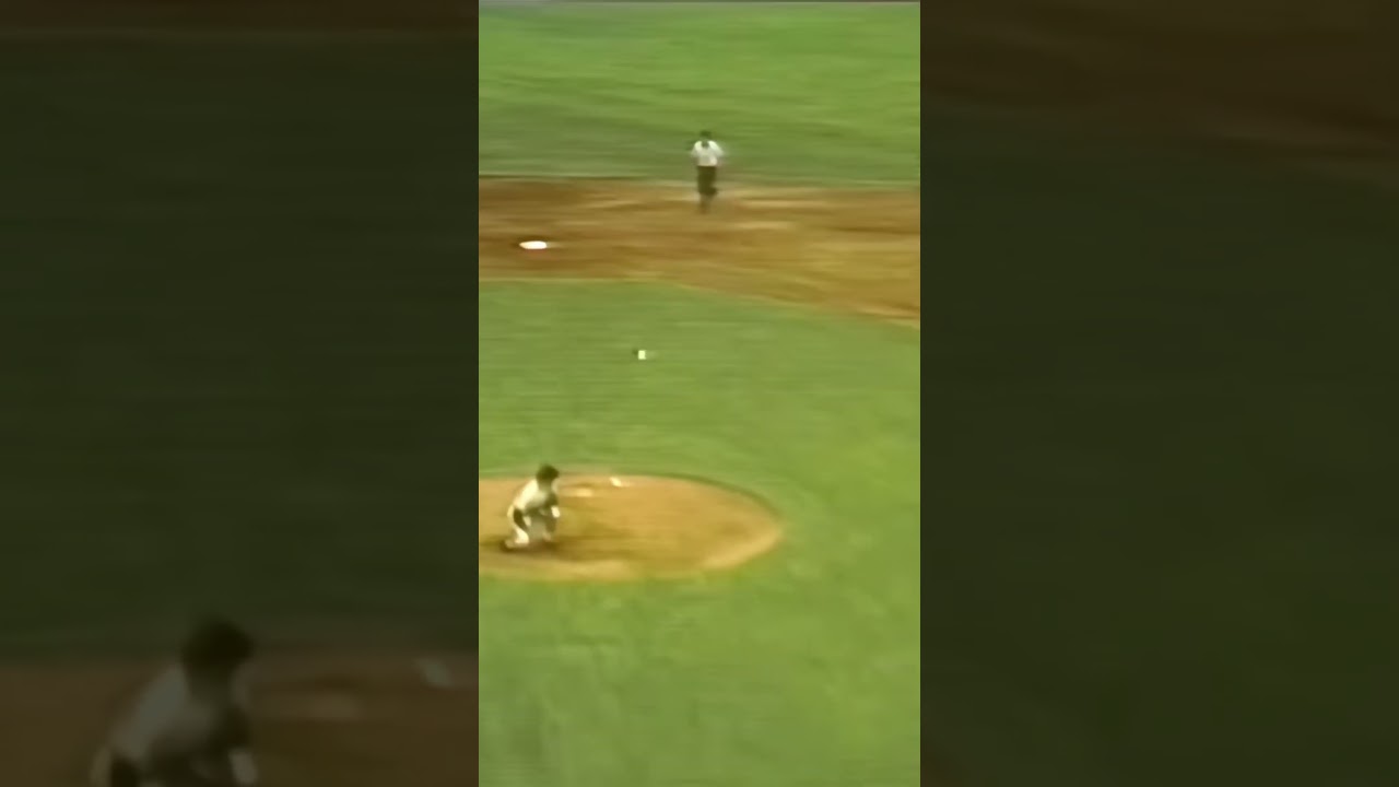 Ron LeFlore Steals Second Base