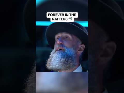 Sharks raise Joe Thornton’s No. 19 to the rafters 🤍