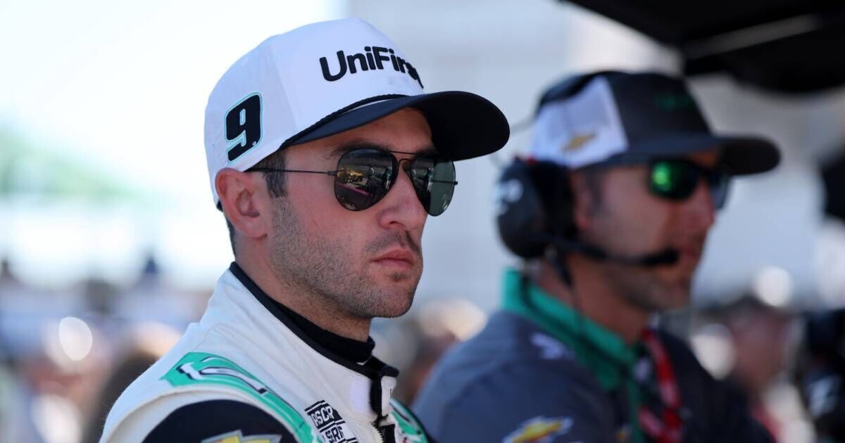 Chase Elliott unveils new 2025 NASCAR paint scheme after Hooters saga - Motorsport - Sports