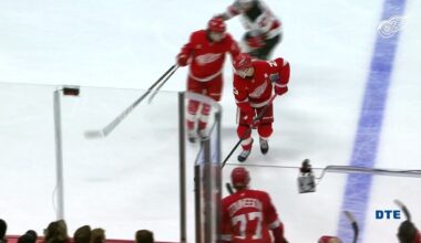 Raymond scores 5th straight against the Devils