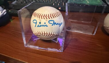 Does this look like a real Willie Mays autograph, should of been signed around 93-94