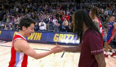 [Highlight] Yuki Kawamura scores the fadeaway jumper and everybody likes that.
The crowd gets loud, the bench is celebrating, and Yuki is showing some dance moves at the end.