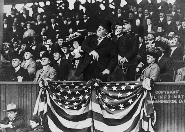 First time a president threw out the first pitch: 300lb William Howard Taft,1910