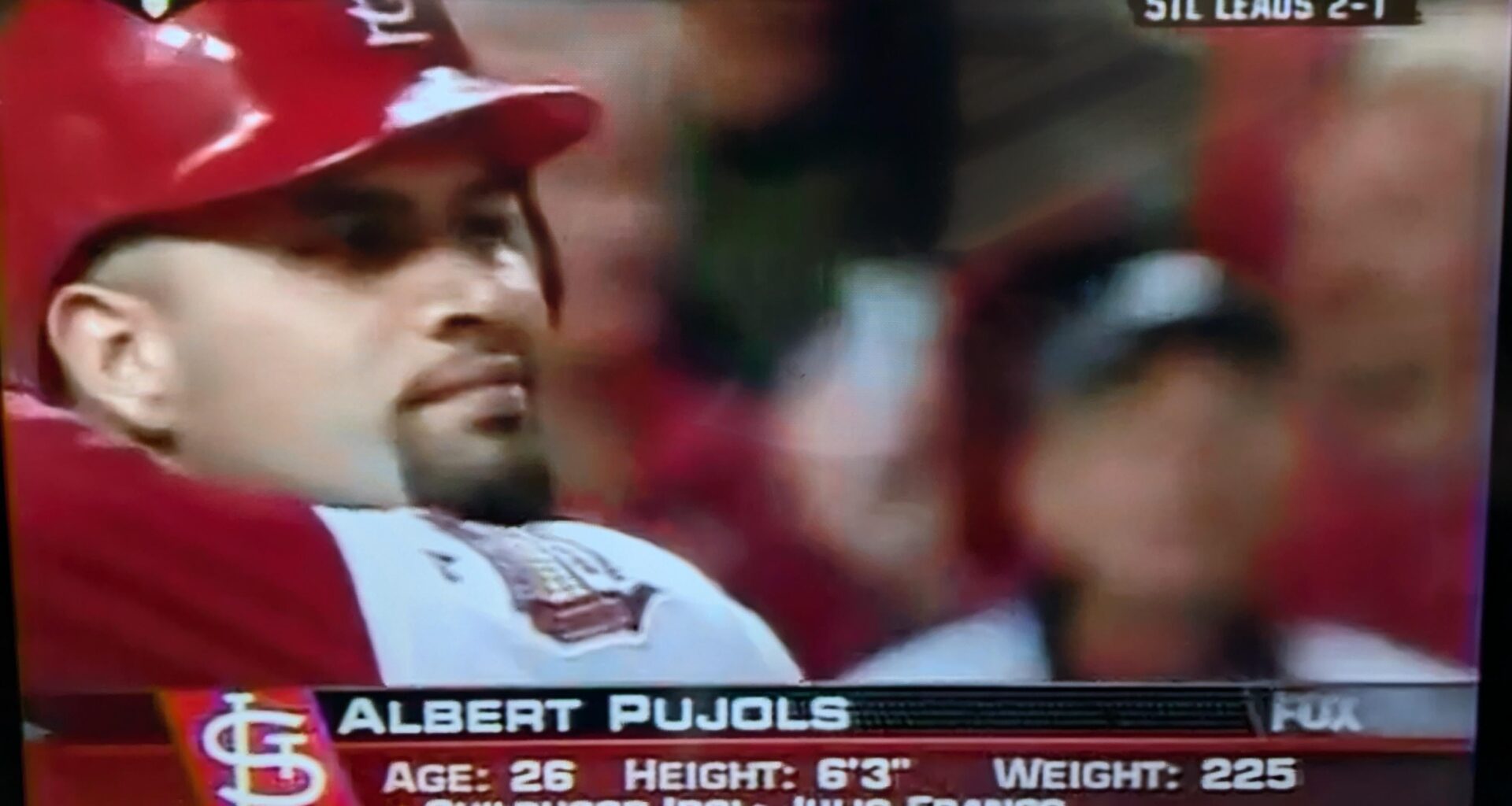 Need a baseball fix so I put on the 2006 NLCS game 4. Check out his childhood idol, who was on the 2006 Mets 😂