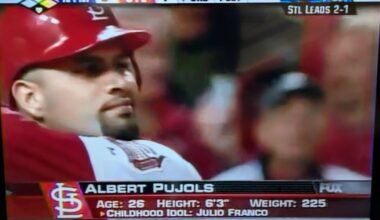 Need a baseball fix so I put on the 2006 NLCS game 4. Check out his childhood idol, who was on the 2006 Mets 😂