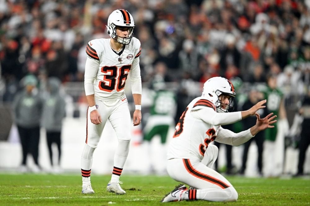 @thedawgspodcast.bsky.social - The #Browns will have kicker Riley Patterson available tomorrow against the #Chiefs. Dustin Hopkins will likely be inactive or possibly placed on IR. After achieving a 91.7% FG in 2023, Hopkins is just 64.0% this season (37th in the NFL).