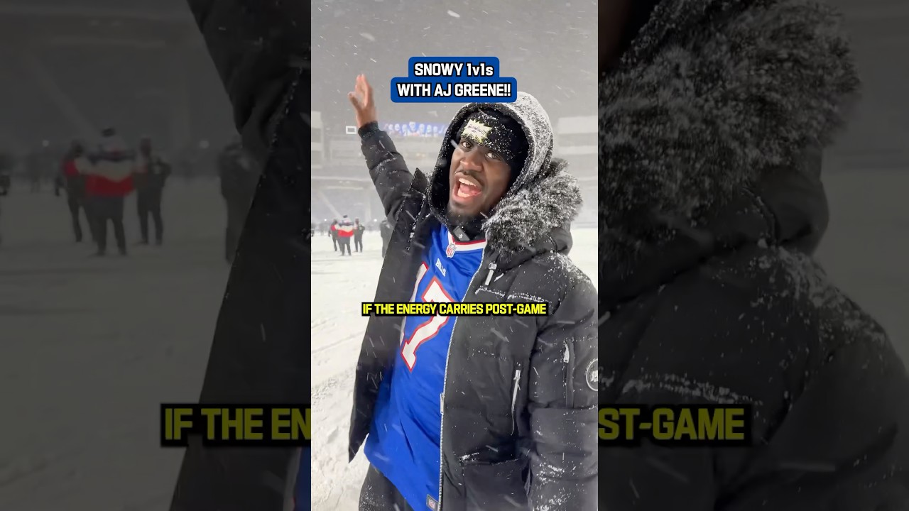 Snowy 1v1s with @ajgreene15 🏈❄️