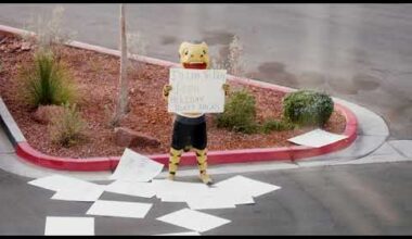 CHANCE RECREATES 'LOVE ACTUALLY' SCENE TO BUY HOLIDAY TICKET PACKS 🤯🎄