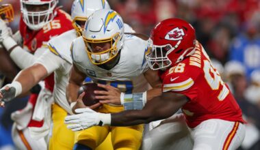 Herbert sits out Chargers' practice with ailing ankle, thigh