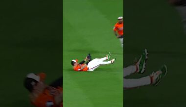 Ryan O'Hearn makes the diving catch!!