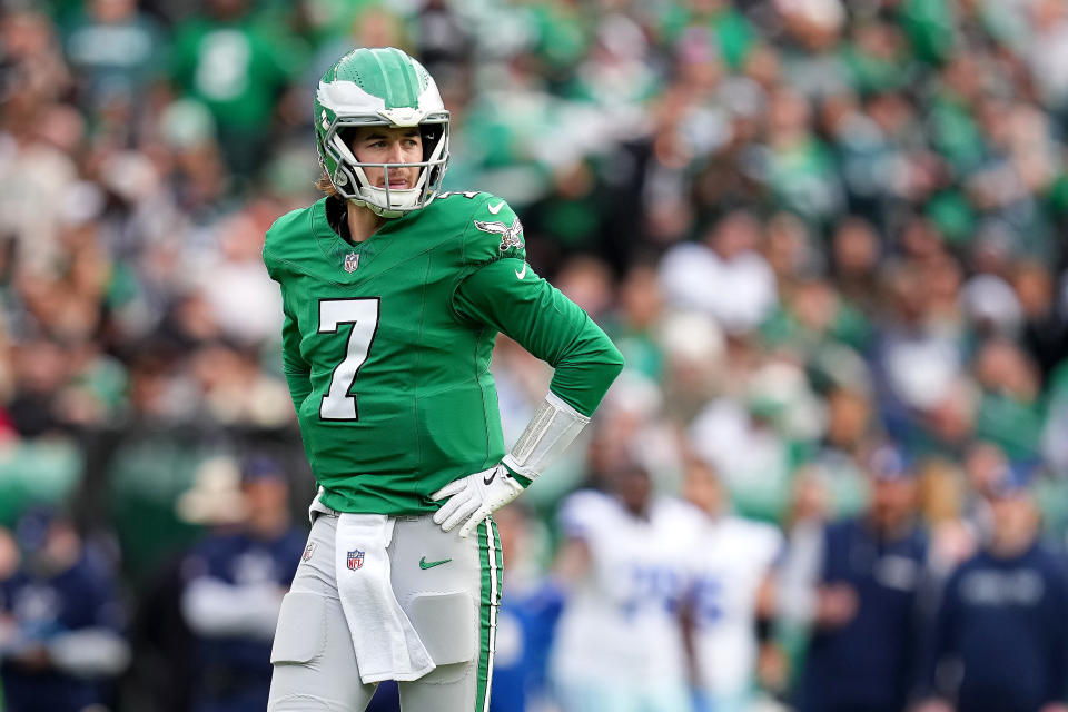 PHILADELPHIA, PENNSYLVANIA - DECEMBER 29: Kenny Pickett #7 of the Philadelphia Eagles looks on during the second quarter against the Dallas Cowboys at Lincoln Financial Field on December 29, 2024 in Philadelphia, Pennsylvania. (Photo by Mitchell Leff/Getty Images)