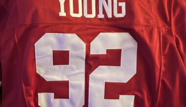 mom got me this for Christmas thinking it was Steve young 💀😭