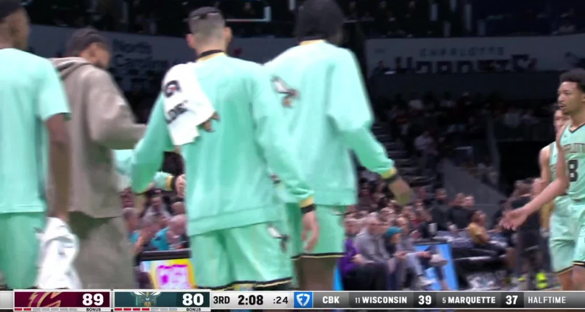 Isaiah Wong gets the steal and slams it down!