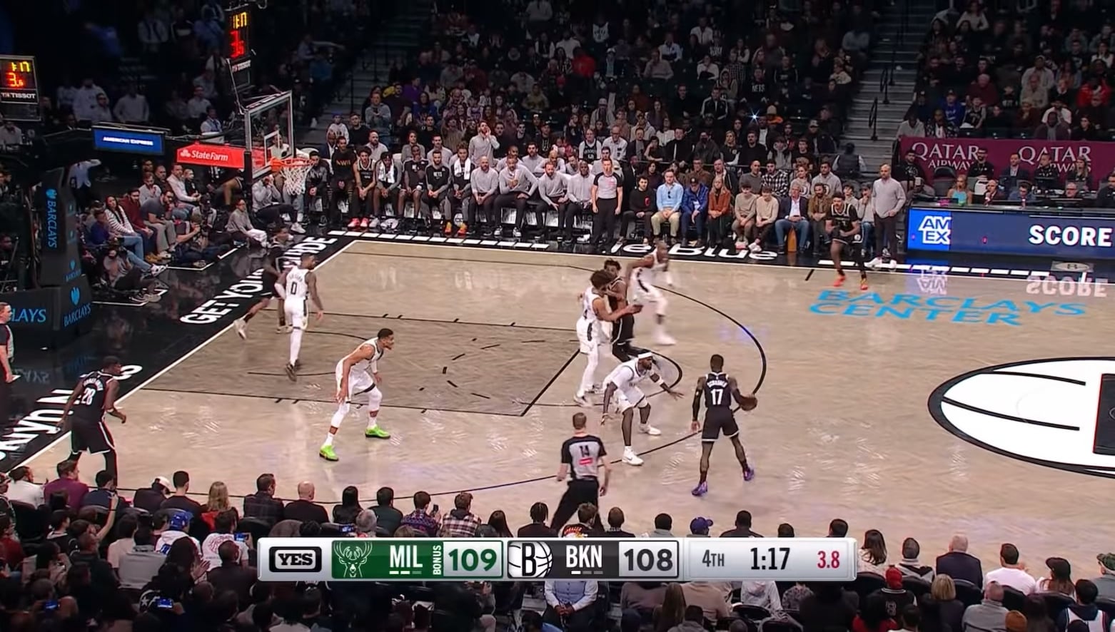 Bucks Fans was loud in the arena after Giannis’s dunk😭🙏love to see it