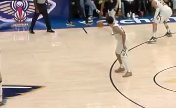 CJ McCollum on a clutch shot!