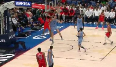 Yves Missi Vicious Dunk on Zach Edey