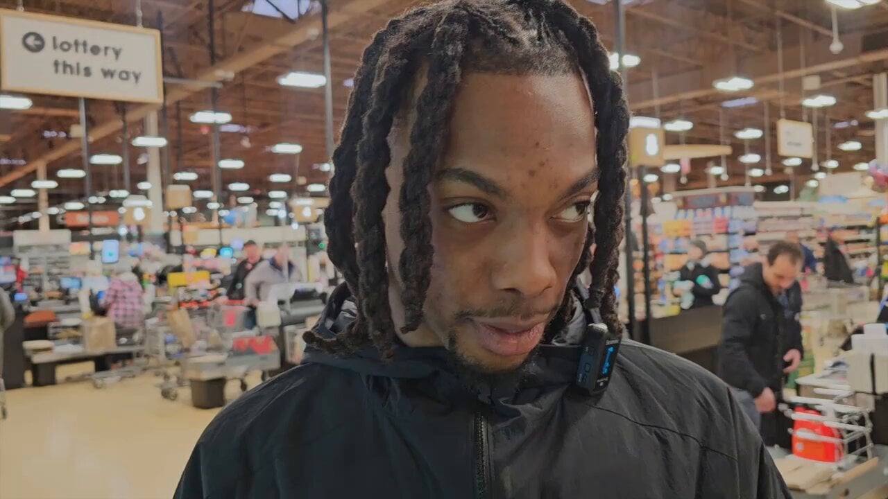 Darius Garland and Jaylon Tyson go to Giant Eagle, Serve and Bless Shoppers