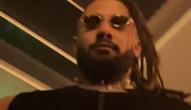 Tatis Finds Someone Wearing His Jersey in the Club